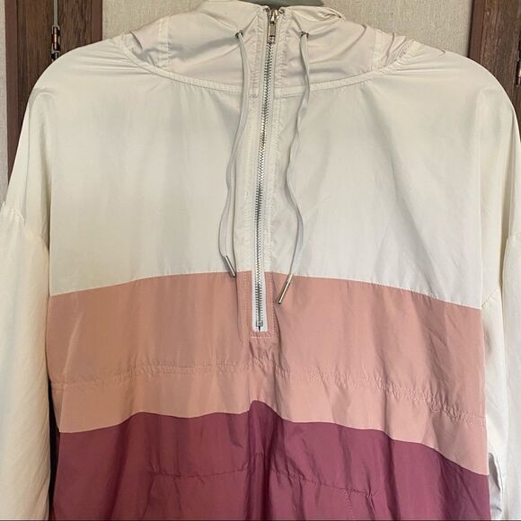 Main Strip (M) Color Block Windbreaker - Picture 2 of 5